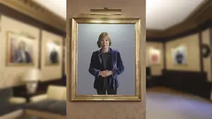 La expresidenta Barkos ya tiene su retrato de 9.000€ colgado en las paredes del Palacio de Navarra