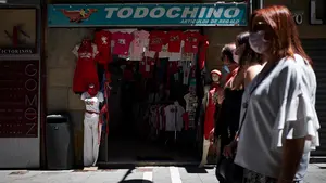 Pamplona se viste de melancolía un día antes del no-Chupinazo: "Seguiremos vendiendo recuerdos"