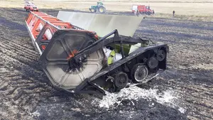Arde un campo que se estaba cosechando en Lerín donde arden 200 hectáreas de rastrojo y matorral