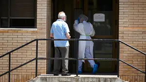 La policía impide en Tudela que un positivo por Covid-19 se salte el confinamiento tras emborracharse