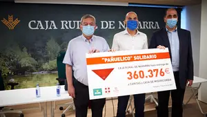El "Pañuelico solidario" recauda más de 360.000 € para Cáritas y la Meca durante la crisis del Covid-19