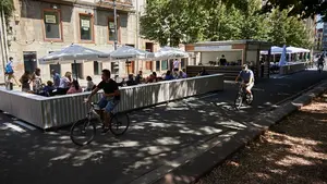 Bildu, contra las terrazas de paseo de Sarasate creadas por la crisis: les acusa de no cumplir normativas