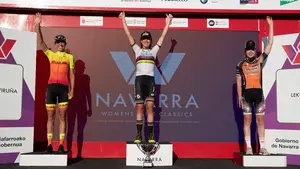 La actual campeona del mundo impone su dominio en Navarra y vence en solitario la primera prueba