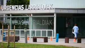 Suben los ingresos y los casos en UCI: 17 nuevos hospitalizados y un fallecido más