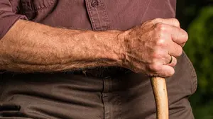 Una mujer ocupa una casa y denuncia en falso a su dueño, un octogenario, de haberla acosado sexualmente