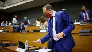 Presentan mociones en el Parlamento y los ayuntamientos contra el acuerdo sobre las remanentes