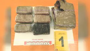 Dos imputados en Tudela por tráfico de droga: se fugaron tirando desde el coche un kilo de cannabis