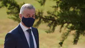 Urkullu le pide a Sánchez que imponga la mascarilla obligatoria y el toque de queda