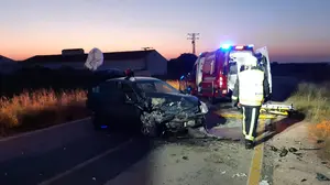 Dos heridos, uno de ellos de carácter grave, al chocar frontalmente dos vehículos en Marcilla