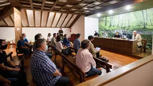 Chivite reclama a alcaldes del Roncal y de Baztán que se refuerce la coordinación entre las instituciones