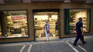 El Covid golpea al comercio navarro: la firma de contratos cae más de un 11% en un año 