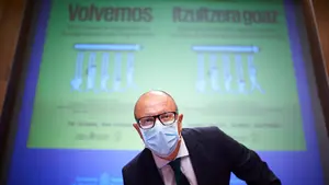 Exigen a Gimeno que "evite" la "discriminación" a los participantes en castellano en la OPE docente