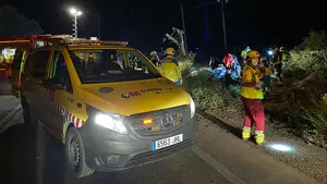 Intensa búsqueda para hallar a dos personas que huyeron tras chocar con un coche en un siniestro con tres muertos