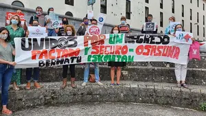 Sindicatos y estudiantes cargan contra Gimeno: "Las actuaciones han llegado tarde y son insuficientes"