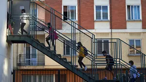 Informan a los colegios navarros de que las mascarillas higiénicas distribuidas cumplen la normativa sanitaria