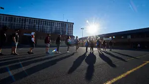 Autorizan vacunar a los adolescentes de 12 a 17 años antes del inicio de curso