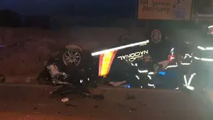 Herido grave un policía al ser embestido su coche patrulla por un vehículo que transportaba 16 fardos de droga