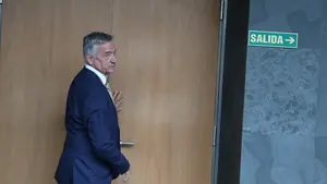 El senador nacionalista por Navarra critica el "falso victimismo" de quien habla de "imposición" de euskera