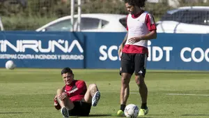 El gran drama de Chimy Ávila: otra temporada en blanco al romperse la rodilla derecha en Tajonar