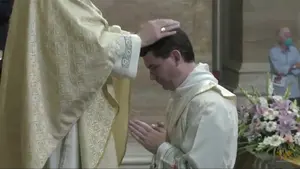 Carlos Medarde, de periodista a sacerdote: "Como buen pamplonés le tengo mucho cariño a San Fermín"