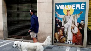 "Volveré": el artista callejero LKN rinde tributo al lesionado Chimy Ávila con una nueva obra en Pamplona