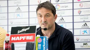 Osasuna, en busca de un futbolista "de velocidad" y que pueda jugar "en punta y en banda"