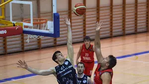 El Basket Navarra da la cara ante un rival de superior categoría en Arrosadía: las mejores imágenes