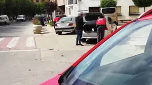 Se fuga en un control, pone en riesgo a dos peatones en Peralta y acaba imputado por no tener carné de conducir