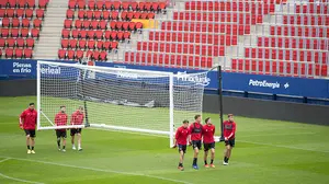 Tres cambios en la convocatoria de jugadores de Osasuna para recibir al Levante en el estadio de El Sadar