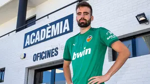 El portero despedido del Granada que apoy&oacute; a los agresores de Alsasua ficha por un nuevo club