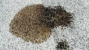 El rastro del aceite le delató: se 'estampa' en una mediana de Tudela y abandona el coche en las inmediaciones