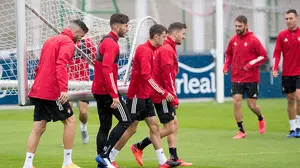 Seis bajas en el primer equipo: Osasuna viaja este sábado a Eibar con diecinueve jugadores convocados