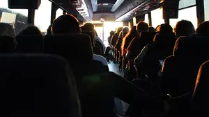 Piden "garantizar un transporte escolar digno y seguro" para todo el alumnado navarro