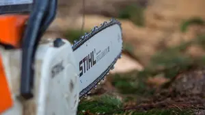 Un hombre de 34 a&ntilde;os se corta la cara con una motosierra en un nuevo accidente laboral en Navarra