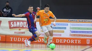 Nuevo patinazo en Tudela: el Ribera Navarra paga sus errores y cae ante el Levante de Rafa Usín y Araça