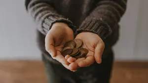 Urgen al Parlamento de Navarra a actualizar un plan para acabar con la pobreza y la desigualdad