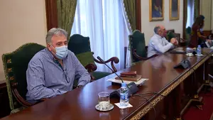 Asirón sigue sin aceptar que ya no es alcalde y dibuja una Pamplona apocalíptica en el debate de la ciudad