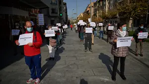 Inmigrantes alertan en Pamplona de un mercado 'oculto' de compraventa de citas ante los retrasos en Extranjería