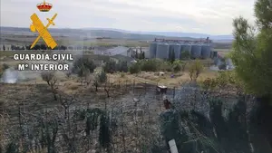 Extinguido un incendio que ha calcinado tres hectáreas de monte bajo en Los Arcos