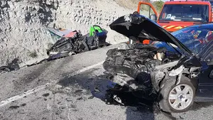 Terrible accidente: una mujer hospitalizada con pronóstico grave tras una colisión frontal en Ororbia