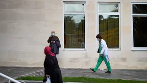 Los médicos de Navarra piden "máxima prudencia": "Estas navidades pueden y deben ser distintas"