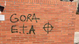 El etarra que llamó "repugnante chusma" a las víctimas de ETA se sentará en el banquillo por humillarlas