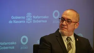 El Gobierno foral asegura que las nuevas becas beneficiar&aacute;n "a m&aacute;s alumnos y con m&aacute;s dinero"