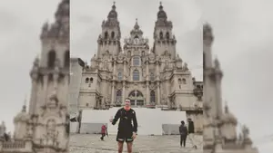 Un navarro hace el Camino de Santiago corriendo en cuatro semanas para visibilizar una causa social