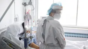 Cinco hospitalizados y un fallecido más en Navarra, que registra su récord de nuevos casos en diciembre