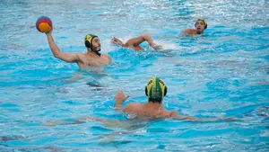 Buena imagen, pero nueva derrota: el Waterpolo Navarra mantiene el pulso hasta el último cuarto en Mataró
