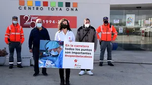 Los peligros de usar el móvil o ir sin casco: "Cada vez llega más gente joven por accidentes de tráfico"