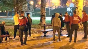 Quedan para un botellón en Pamplona y se llevan 22 sanciones de la policía por la normativa Covid