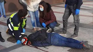 Aparatoso accidente con un patinete en Pamplona: se golpea la cara contra el suelo en una conocida calle de la ciudad