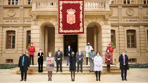 Los sanitarios reciben la Medalla de Oro de Navarra: "De la conducta de cada uno depende el destino de los demás"